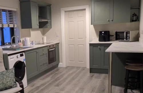 Inverin Apartment | Seaside Retreat - 4 Guests - Near Aran Islands