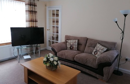 Port Seton House | Seaside retreat - Short walk to the beach!