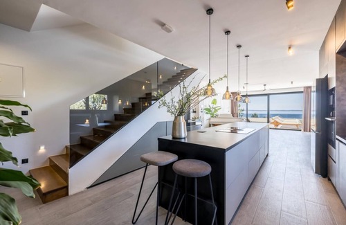 Podstrana Villa | Seaside Villa Leonis at the Split entrance with stunning Island views