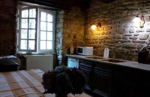 Theix-Noyalo Cottage | Seasonal rental of a Breton cottage in the heart of the forest
