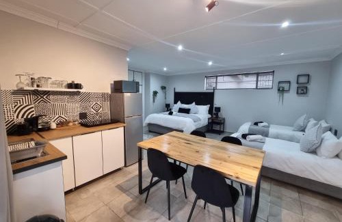 Fichardt Park House | Seasons Inn Self-catering guesthouse