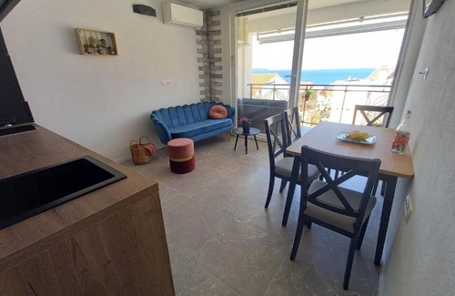 Komiza Apartment | Seaview Suites Ondina