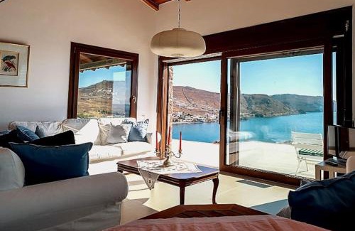 Tavari House | Seaview Villa