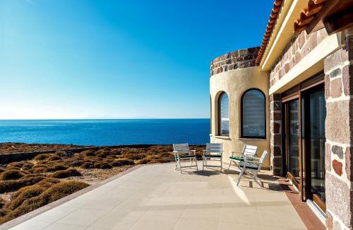 Tavari House | Seaview Villa