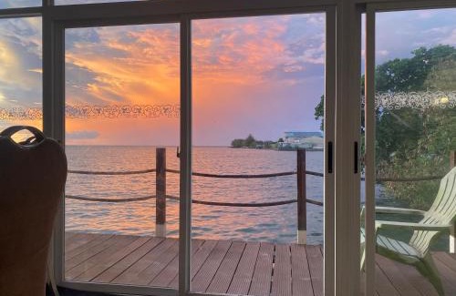 Koror House | Seaward Sea view double room with balcony