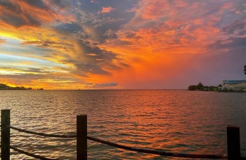 Koror House | Seaward Sea view double room with balcony