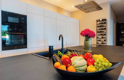 Racisce Apartment | Seazen Luxury Seaside Apartment Korcula