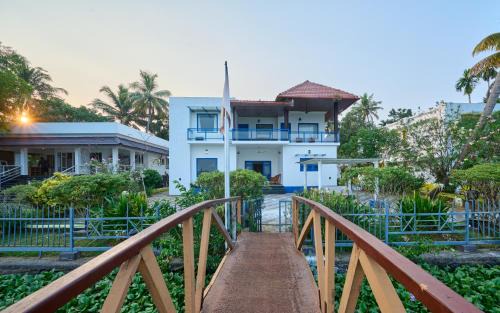 Muhamma Villa | Seclude by the Lake, Alleppey