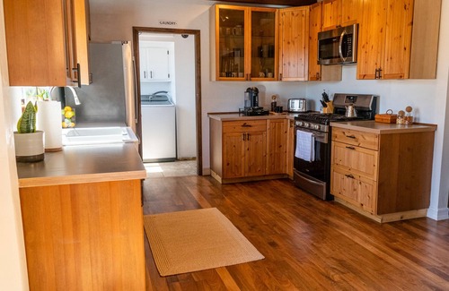 Idyllwild House | Secluded 1 acre Mountain Home - Hot Tub, 3 Decks & Direct National Forest Access