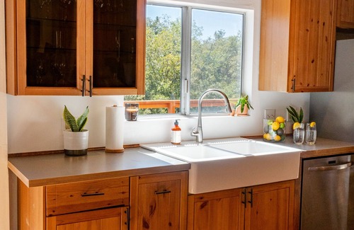 Idyllwild House | Secluded 1 acre Mountain Home - Hot Tub, 3 Decks & Direct National Forest Access