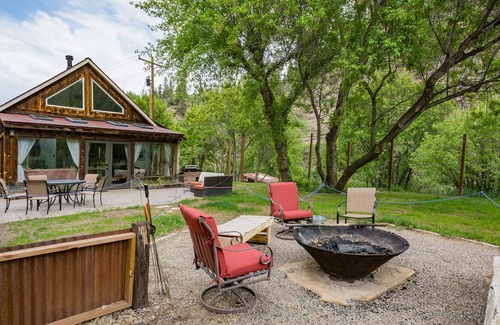 Durango House | Secluded Cabin on Creek - 4 miles from downtown Durango - Gas Firepit
