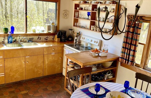 Weston Cabin | Secluded forest hideaway with hot tub