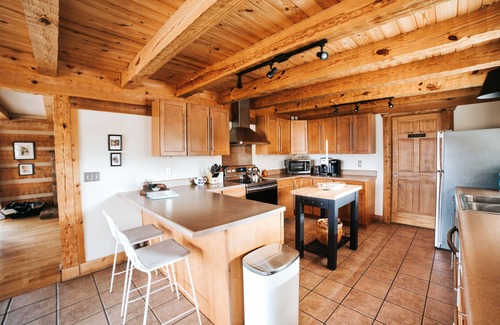 Trion Cabin | Secluded Log Cabin with Mountain Views. Hot Tub & 'Seasonal' Heated Pool