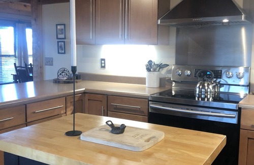 Trion Cabin | Secluded Log Cabin with Mountain Views. Hot Tub & 'Seasonal' Heated Pool