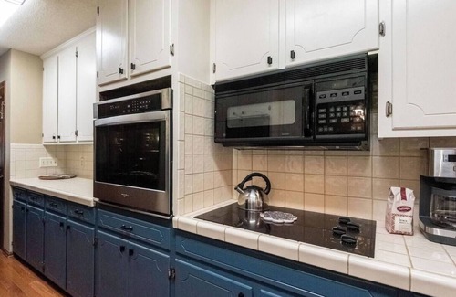 Moravian Falls Cabin | Secluded Mountain Top Cabin | Fire Pit | Fireplace