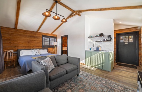 Thompson Cabin | Secluded Romantic Summer Cabin Near Elk Mountain with Hot Tub, Firepit & Views!