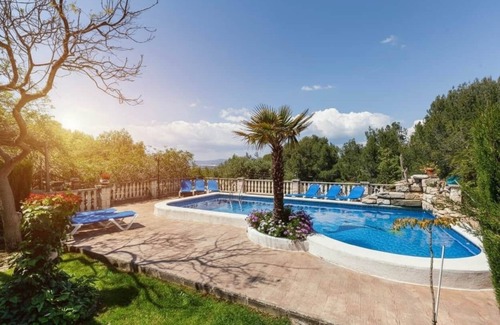 Castellet i la Gornal House | Secluded Rural Villa | Pool, BBQ & Nature