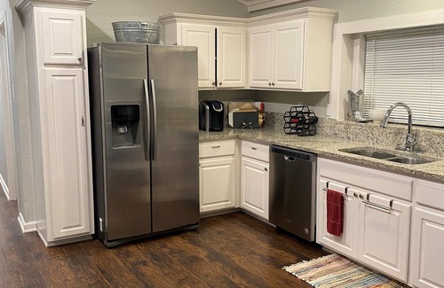 Center Point House | See the historic annular eclipse Oct 14-15.