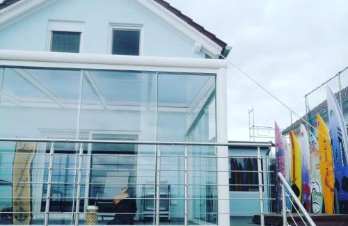 Mucheln House | Seehaus Pippa mit Sauna and Whirlpool direkt am See