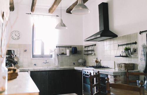 Sant Jaume dels Domenys Cottage | Self catering Les Orenetes for 11 people