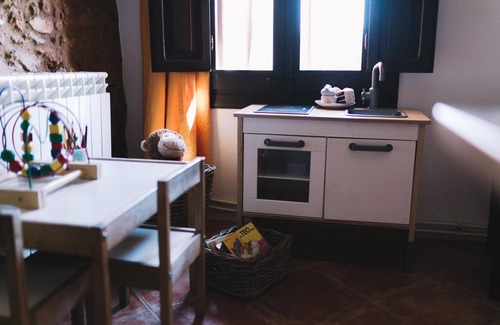 Sant Jaume dels Domenys Cottage | Self catering Les Orenetes for 11 people