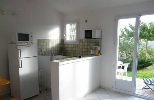 Monacia-d'Aullene Apartment | Self catered studio in a quiet village with view of the sea