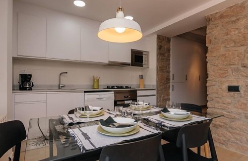 Castellnou de Bages Cottage | Self catering La Vila D'Argençola for 8 people