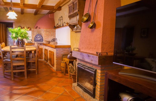 Braojos Cottage | Self catering La Erilla for 29 people
