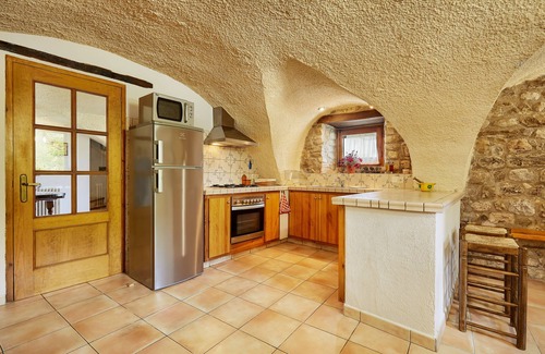 Maia de Montcal Cottage | Self catering Mas Riera for 8 people including children