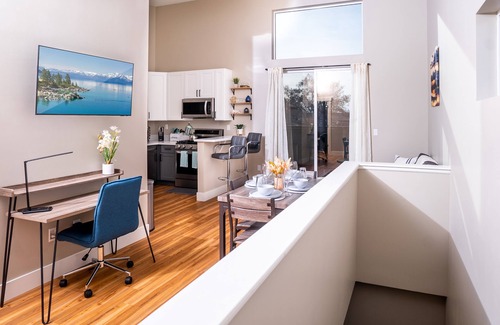 Reno Apartment | Self Check-In🔷500mbps🔷Pets OK🔷Walkers Paradise🔷2 Smart TV's🔷Arcade Machine