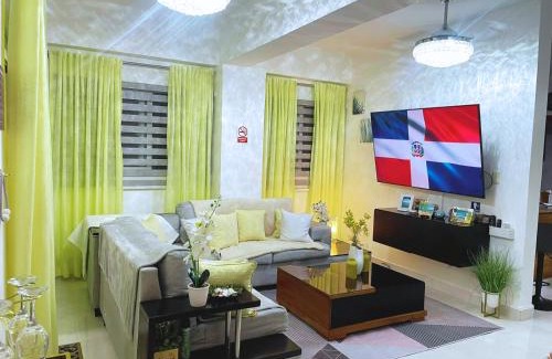 Ensanche Ozama Apartment | Self-checking-Fast internet-Alexa-Smart-Tv-AC-Hot Water