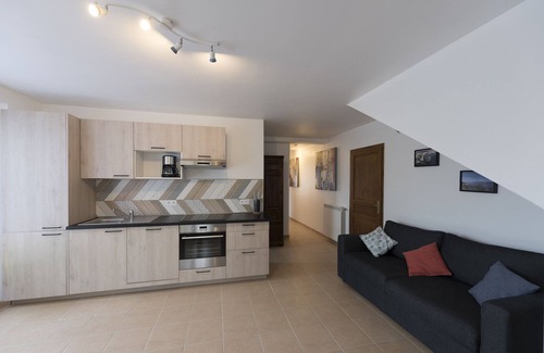 Flassans-sur-Issole Apartment | Self-contained 2-bedroom apartment in beautiful Provencal villa