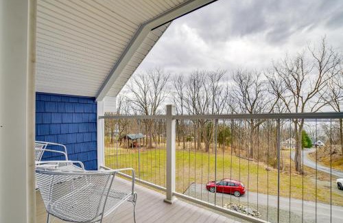 Valois Apartment | Seneca Lake Wine Trail Studio with Water View!