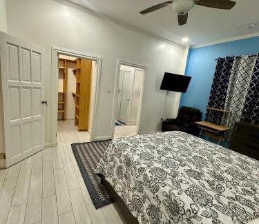 Georgetown Apartment | Senior Suite 3 Bedroom
