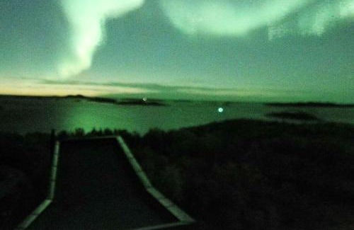 Knarrvika House | Senjavista, near nature, sea and mighty mountains