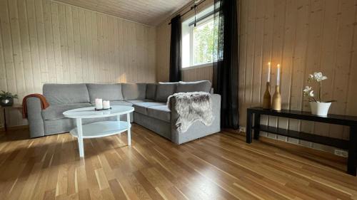 Sorreisa Municipality Apartment | Sentral og romslig leilighet nært Senja