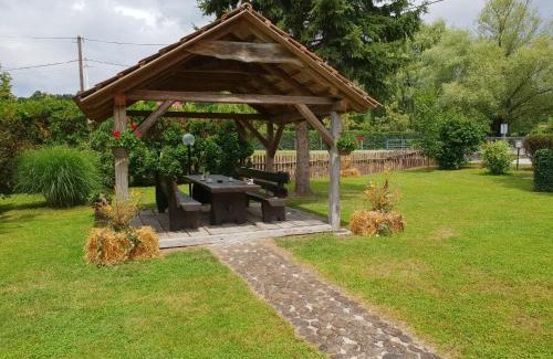 Miljana Bed & Breakfast | Seoski turizam Sumak