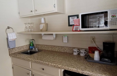 Kernville Hotel | Sequoia Lodge