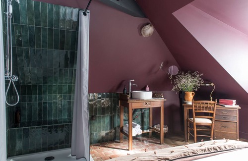 Dieppe Apartment | Séraphine -Apartment-Romantic-Ensuite with Shower-City view