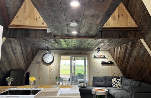 Saint Peters Bay Cottage | Serendib By St Peters Bay. (Three Bedroom Rustic Cottage)