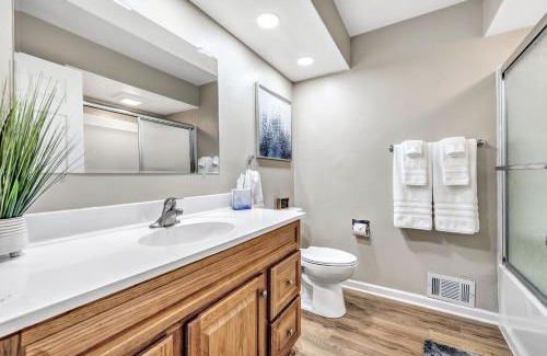 De Pere House | Serene 3 Bedroom Home, NRM, Wi-fi, Parking, Queen Bed