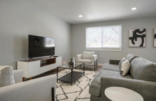 Highlands House | Serene 4-Bedroom Getaway in Arvada! Pet-friendly!