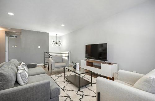 Highlands House | Serene 4-Bedroom Getaway in Arvada! Pet-friendly!