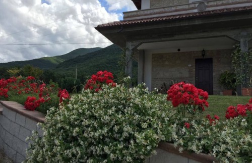 Pettorano sul Gizio Apartment | Serene Abruzzo Retreat with Mountain Views