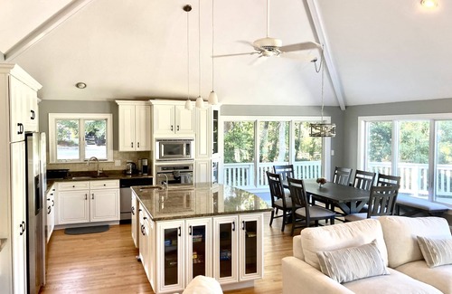 Summersea House | Serene and Spacious Tree House