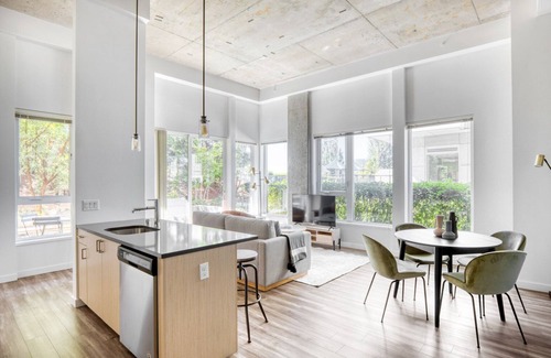 Wilburton Apartment | Serene Bellevue 2BR w/Gym & W/D, near Spring District, by Blueground