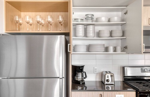 Wilburton Apartment | Serene Bellevue 2BR w/Gym & W/D, near Spring District, by Blueground