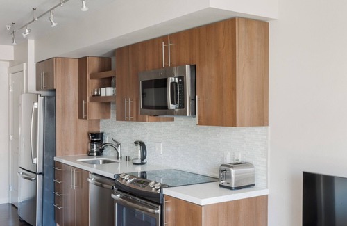 West Bellevue Apartment | Serene Bellevue Studio w/Gym & Pet Area, nr Shopping, by Blueground