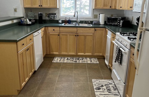 Meadow View Heights Cabin | Serene Cabin Retreat Near National Parks & Outdoor Recreational Destinations