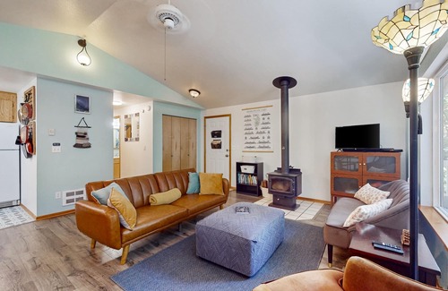 Burley House | Serene family getaway with shared pool and hot tub, deck and gas grill